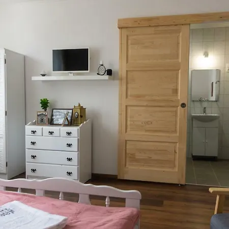 게스트하우스 Servus Vendeghaz